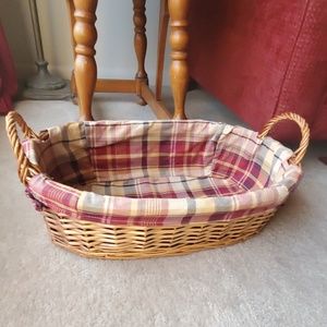 Decorative wicker storage basket with plaid lining